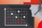 Grafik: Grafik dan kepala orang dengan headset dan topi baseball